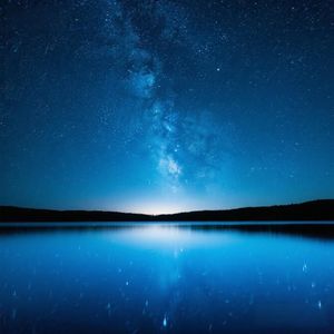 碧水清波影如镜