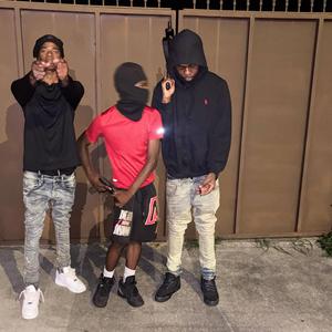 View Vs everbody (feat. Midget4inch, 3xwackem & D4)