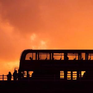 我 想 慢 点 长 大（live）