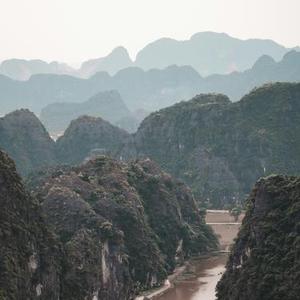 山河行