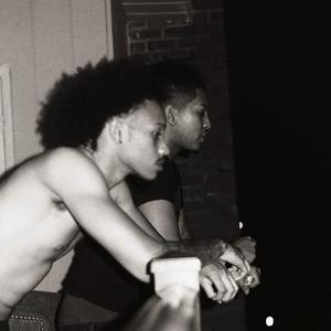 Steppin & Flexin (feat. Kiyus)