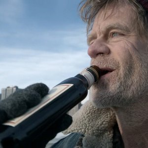 以一种假装绝情的方式，与你告别