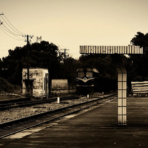 雨中的旧站台.wav