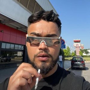 Tik Tok X AT KENDINI