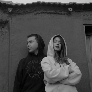 Déjanos Entrar (feat. Sara Ibarz)