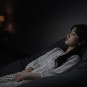 멀리서 빈다