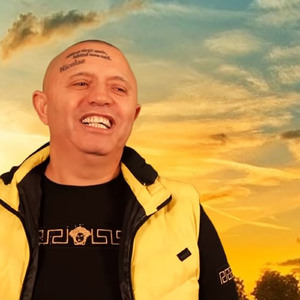 BUZUNARUL DE LA SPATE