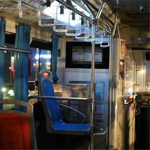 夜の電車  夜班列车