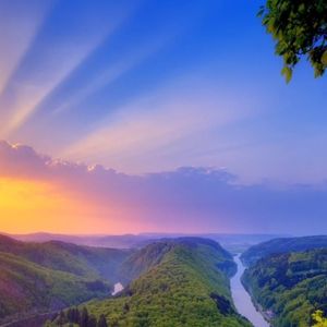 不回头地走下去