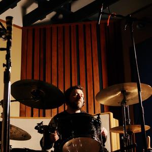 Horizon Bound (feat. Lori Goldston)