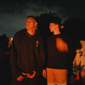 TENGO UN LUGAR (feat. YAKUA)