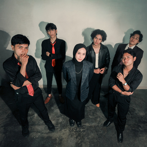 Setidaknya Jangan Secepat Ini (Radio Edit)