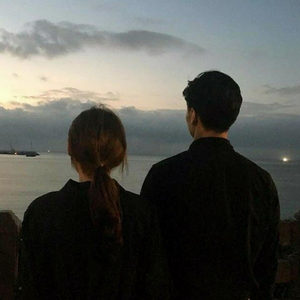 风吹过花不会记得