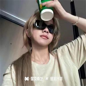 窗户上的雨滴