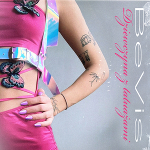 dziewczyna z tatuazami