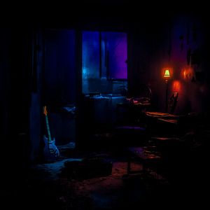 Стул и косяк