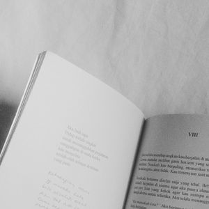 优美正在读书器乐