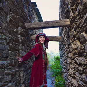 ისევ მომერია სევდა