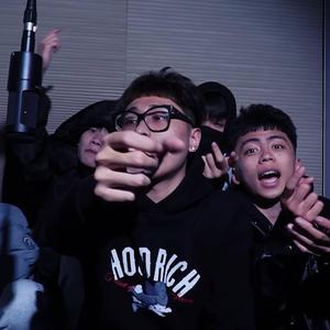 Ngạt (feat. Yello $osa)