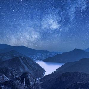 从来不喧哗一段流