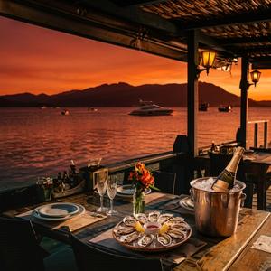 Ostra com Chandon (A Paulista e o Manezinho)