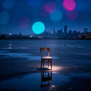 只留下我在这片汹涌