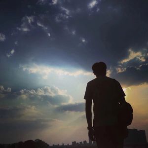 樱花巷里的爱 伴奏