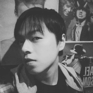 我躺在繁花似锦的梦中