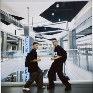 我需要你带上你的行李跟我一起走，在河边一起吹吹风（Prod.lik）