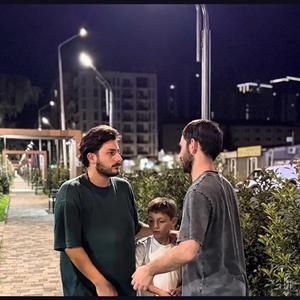 მე მაბედნიერებს/Me Mabednierebs (feat. Petto & Gio)