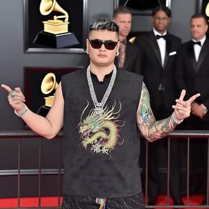 石森和刘泽楠打三角洲开出五斤和牛被乌鲁鲁堵桥没撤出去