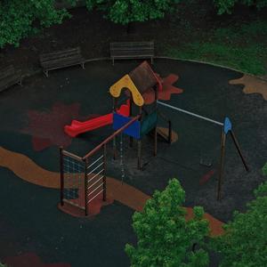 BROKEN DECK (feat. Caelan Jenaya)