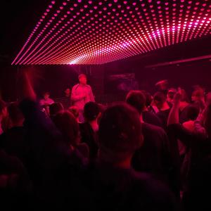 Weiße Weste (feat. prodbynuri)