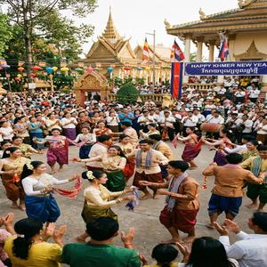 សាំងឡើងថ្លៃ មេម៉ាយឡើងថ្លៃ (Party Duet)