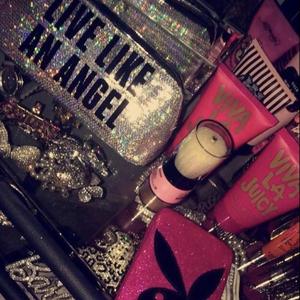 Go Hard (feat. Chloe Stankowski)