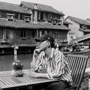 吴慧荣-小青年 伴奏