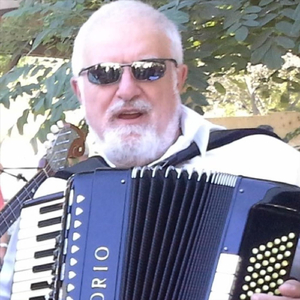 Zapjevala Sojka Ptica