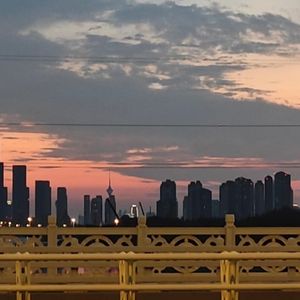 成长的配方是那天边走边笑着含泪光