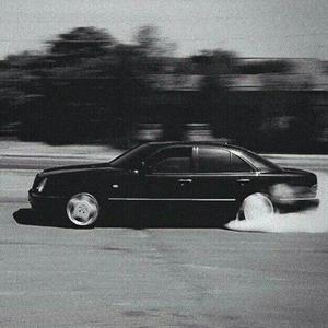 俄佬_（E A 7 压迫感）