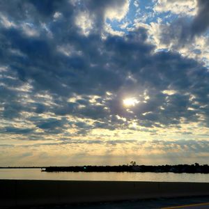 梦想店 (PROD BY XVIBE)