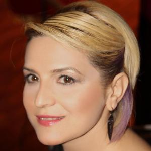 Bana Yakın Bak-Şiir