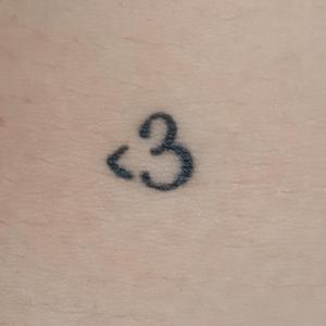 <3