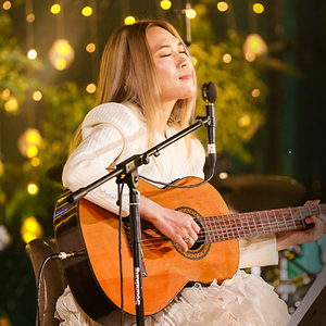 Tay Vớt Ánh Trăng (Live)