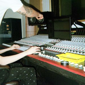 idek (feat. DII-OBVIOUS)