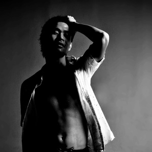 牢骚（翻自 Rich Brian）