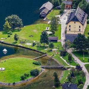 友情多余暧昧未够