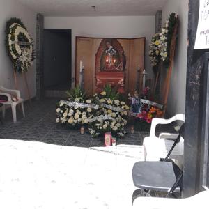 Rodeada de Cirios