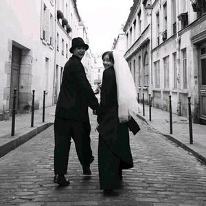 多想在平庸的生活拥抱你