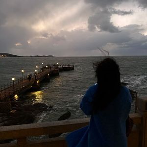 我在人间挣扎 伴奏