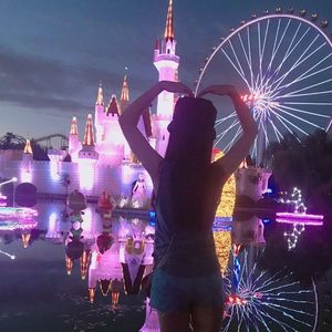 古城喧嚣处的行迹